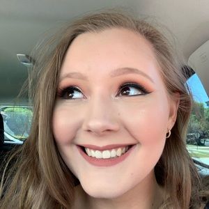 Meet your Posher, Alissa